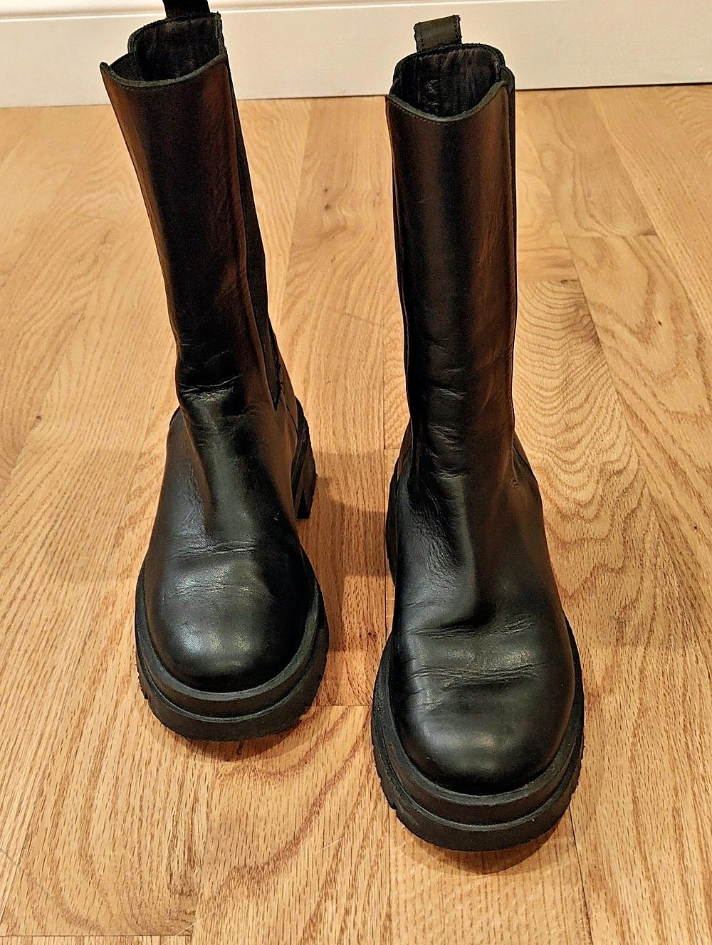 All Leather Italian Lug Sole Boots-Black Size 7